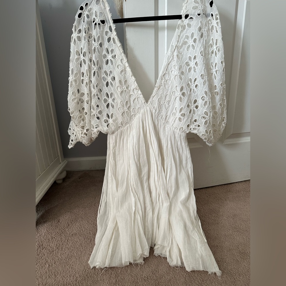 FREE PEOPLE BELLA NOTE WHITE EYELET MINI DRESS